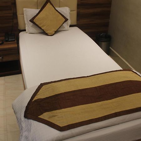Hotel Oishi Plaza Mukutmanipur Екстериор снимка