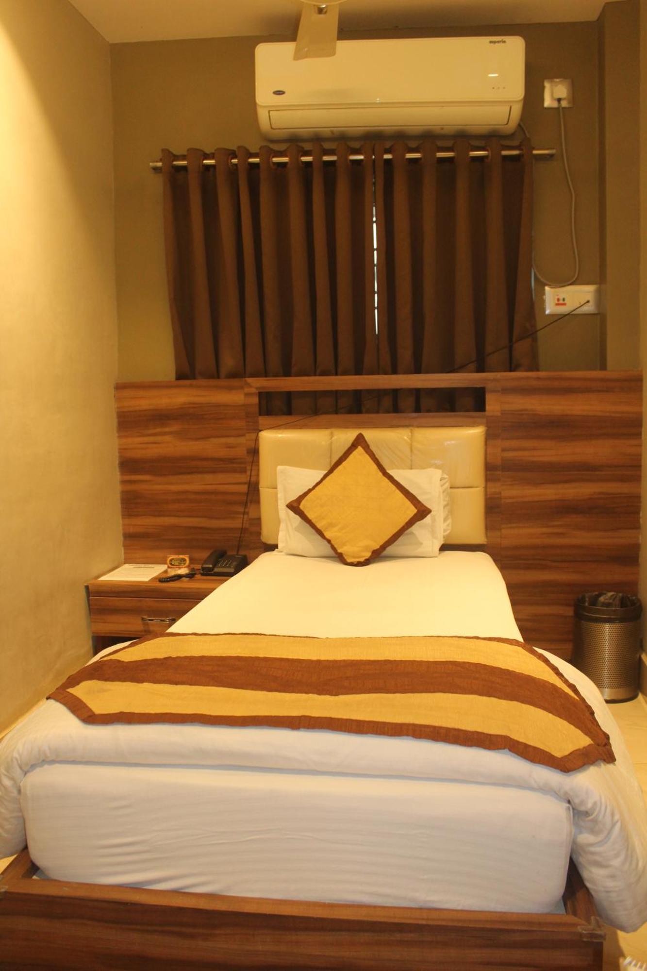 Hotel Oishi Plaza Mukutmanipur Екстериор снимка