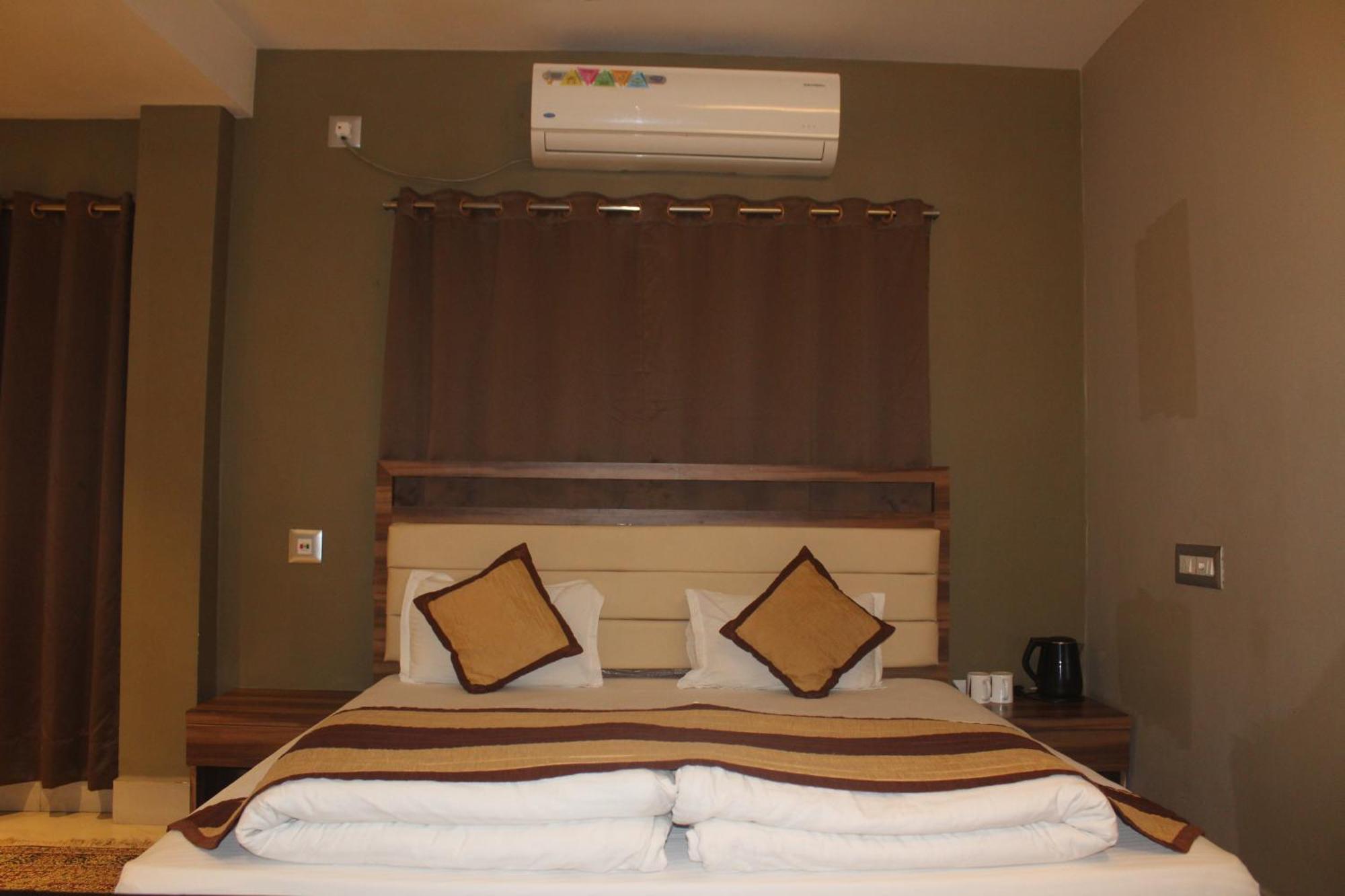 Hotel Oishi Plaza Mukutmanipur Екстериор снимка