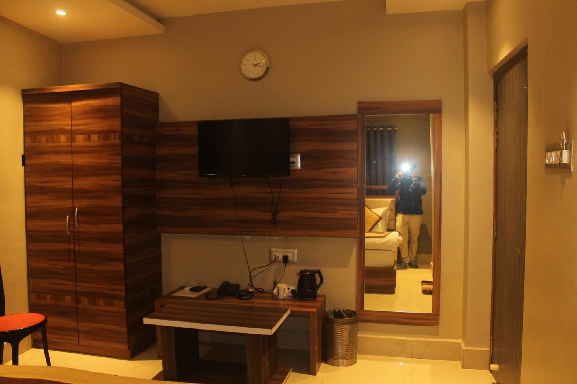 Hotel Oishi Plaza Mukutmanipur Екстериор снимка