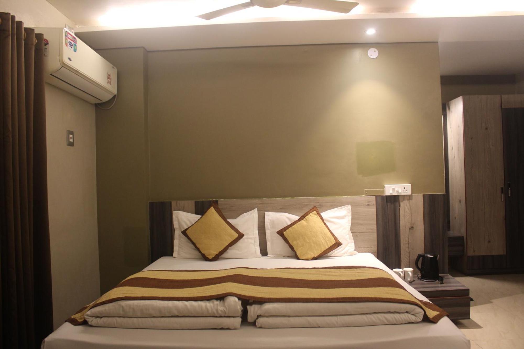 Hotel Oishi Plaza Mukutmanipur Екстериор снимка