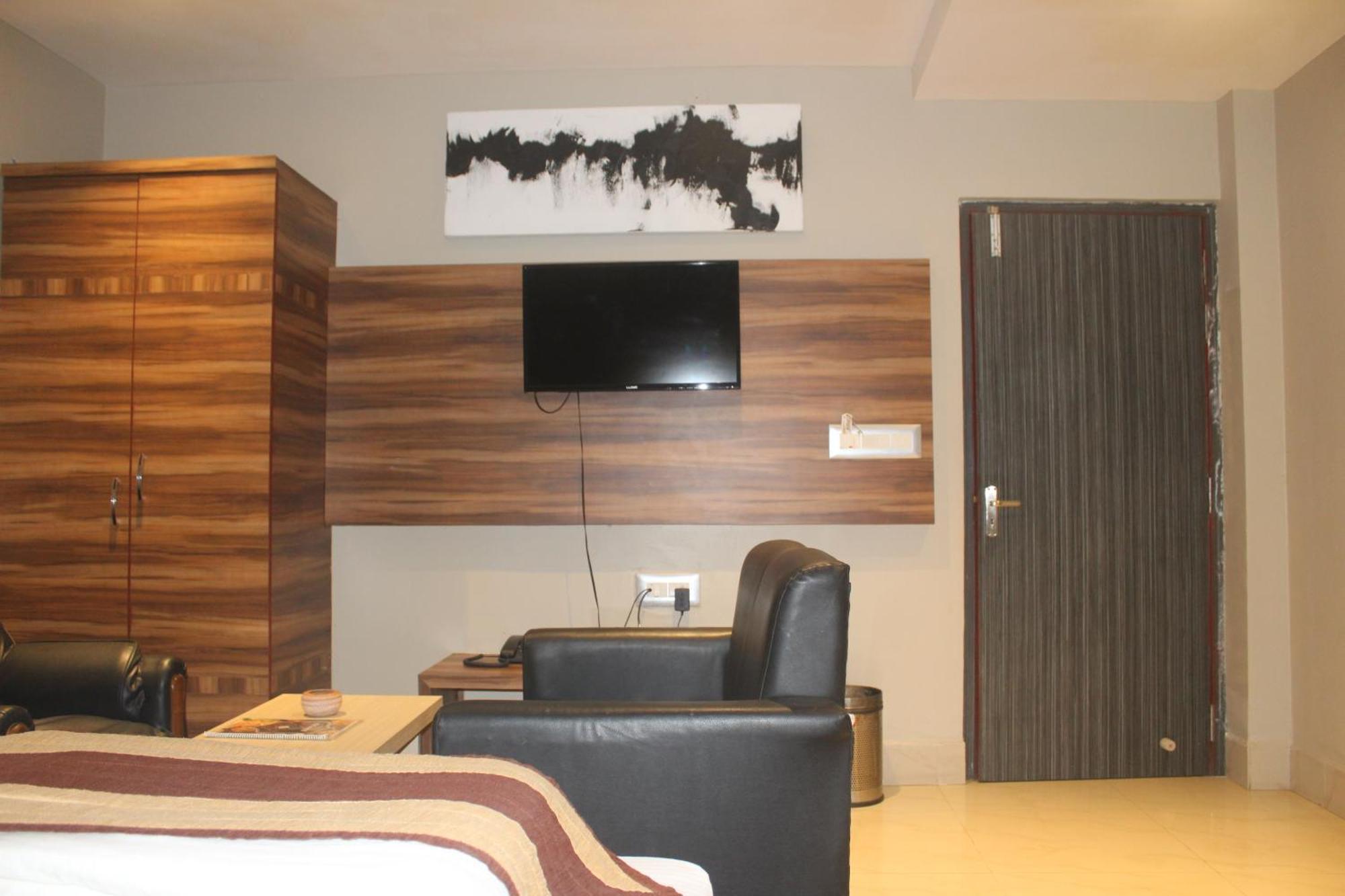 Hotel Oishi Plaza Mukutmanipur Екстериор снимка