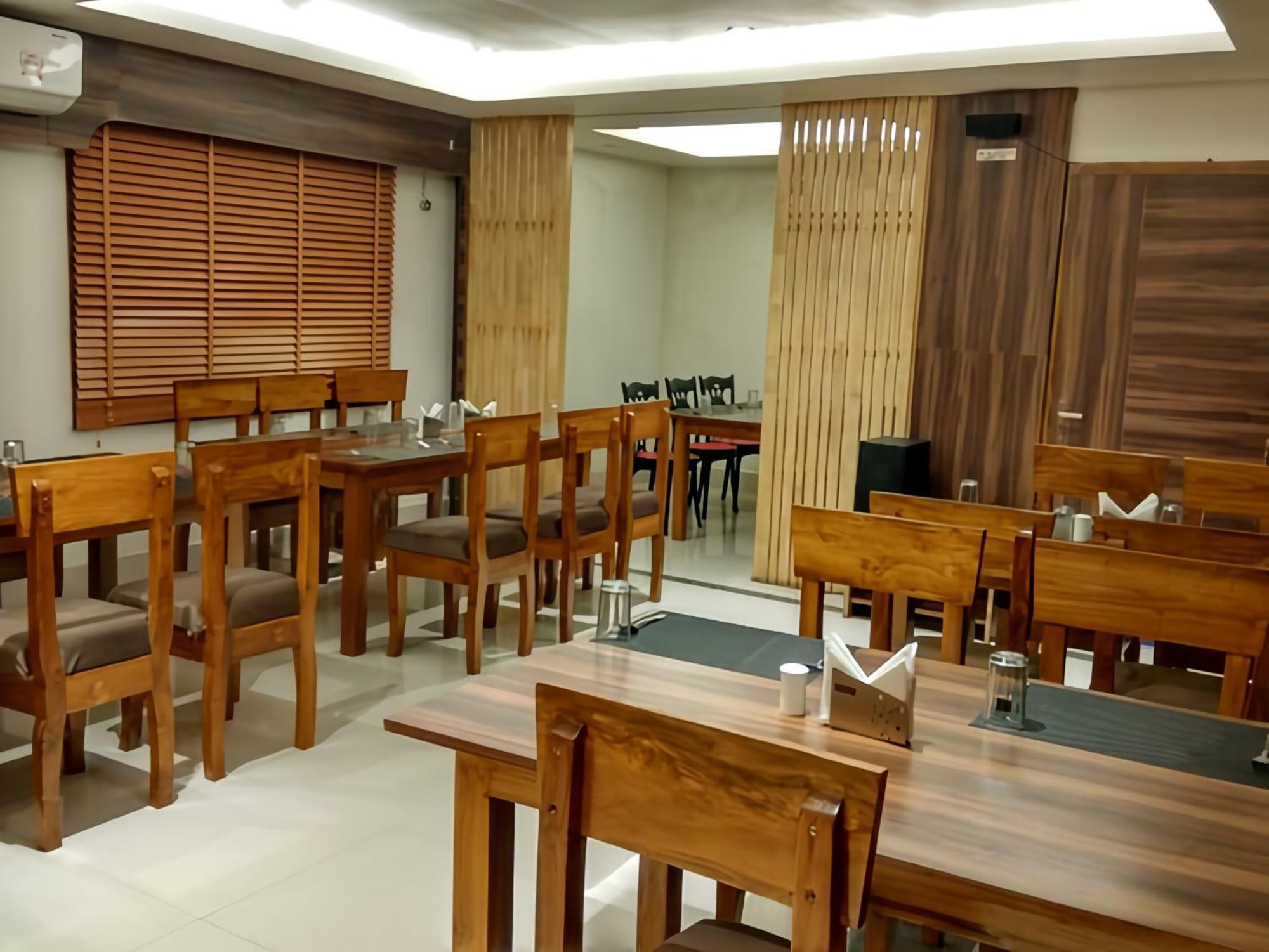 Hotel Oishi Plaza Mukutmanipur Екстериор снимка
