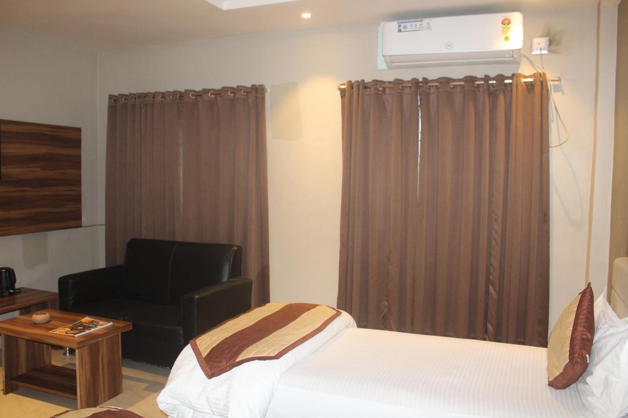 Hotel Oishi Plaza Mukutmanipur Екстериор снимка